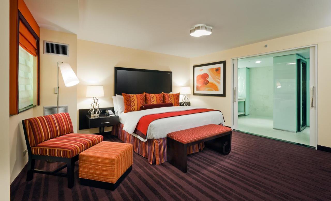 Washington Plaza Hotel Room photo